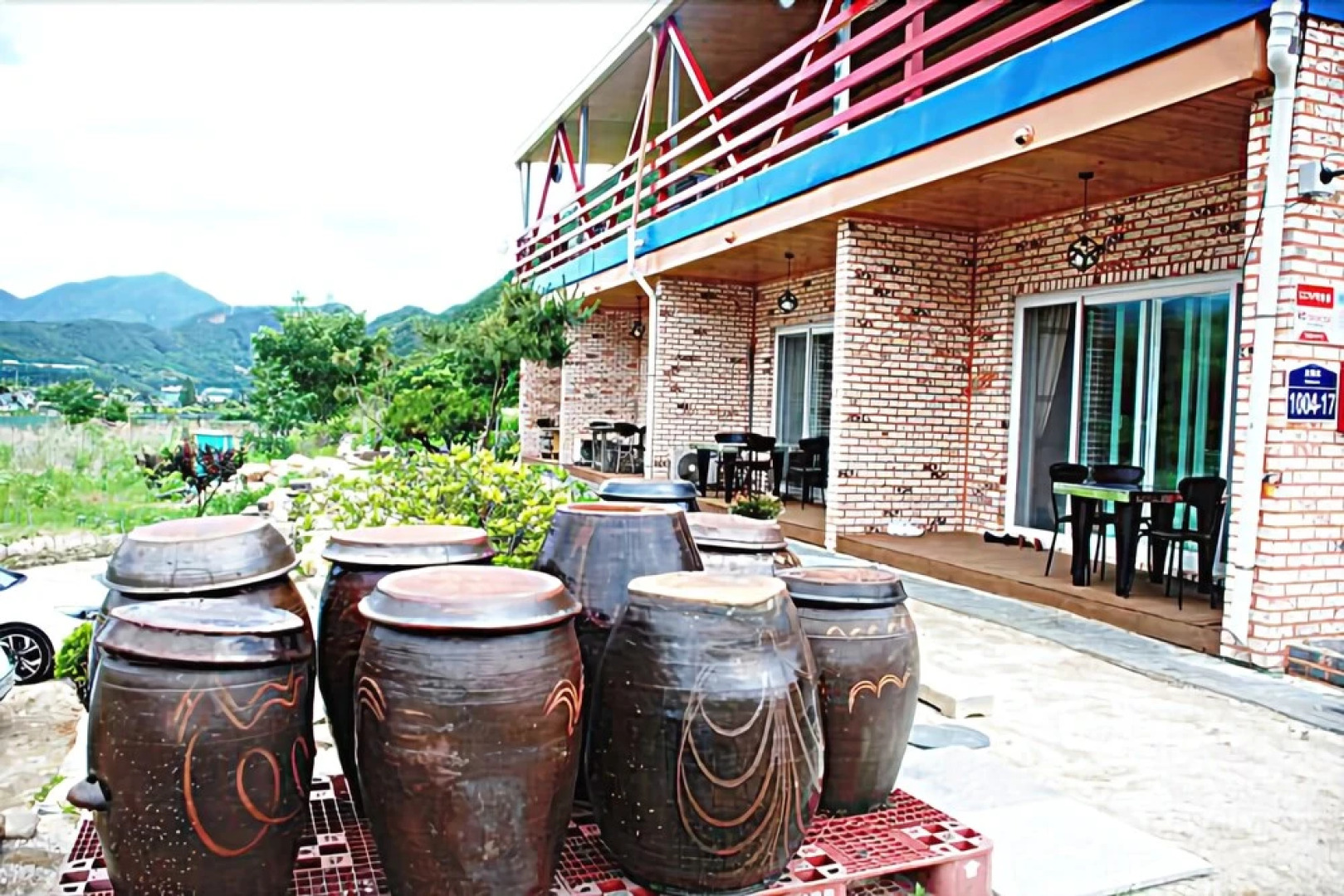 Hwacheon Mountain Water Smell the Smell of Ocher Pension