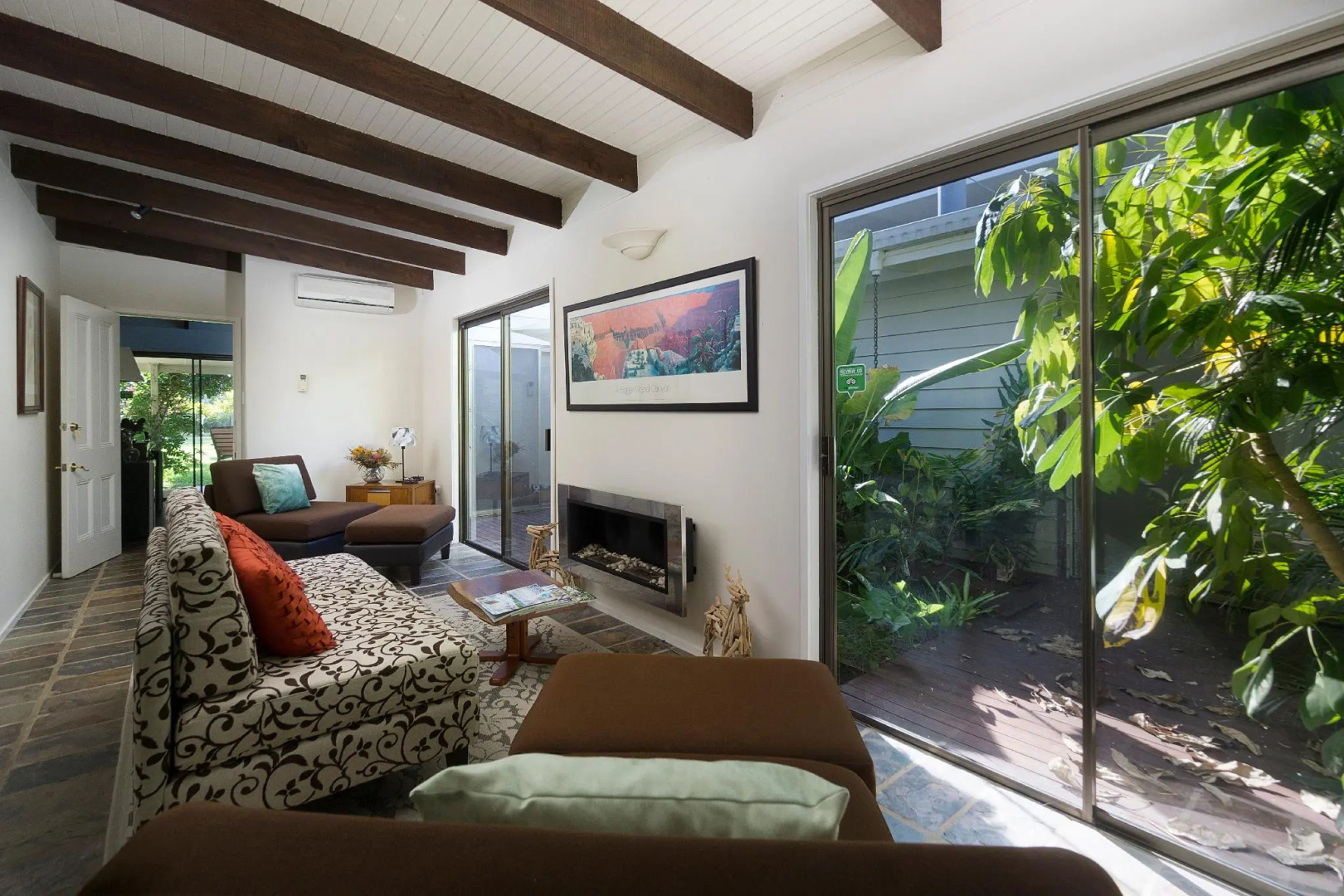 Hillcrest Mountain View Retreat