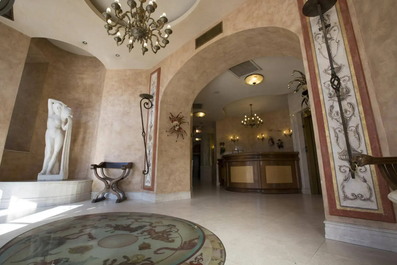 Zeus Essence Bucharest Venezia