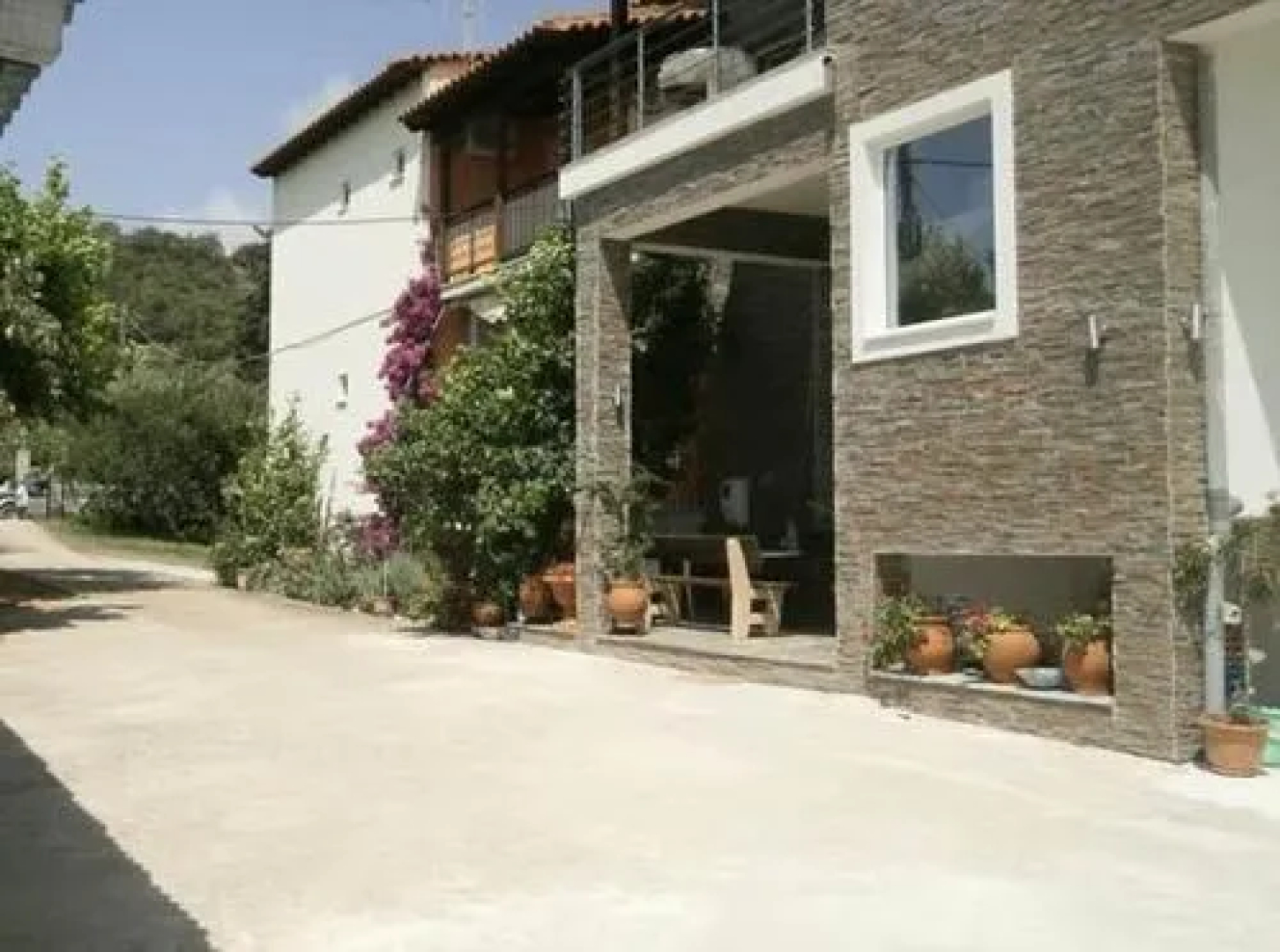 Ioannis Avrades Apartments