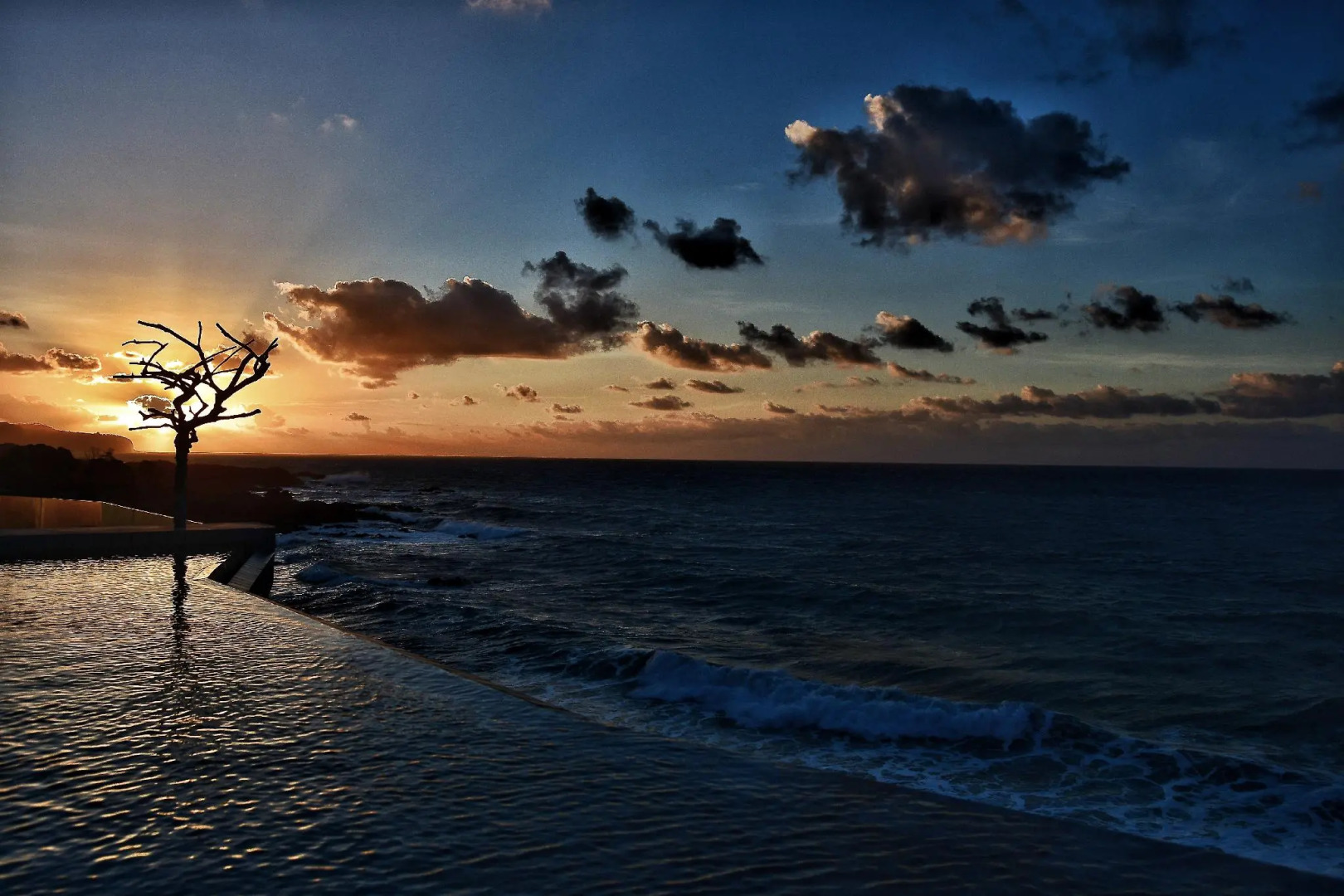 White Exclusive Suite & Villas