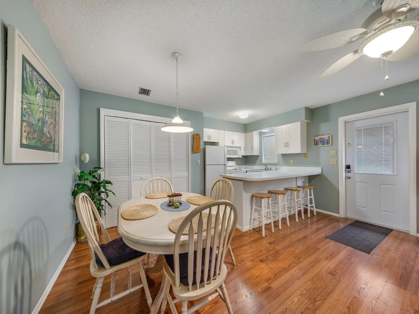 Sea Horse Upper Level