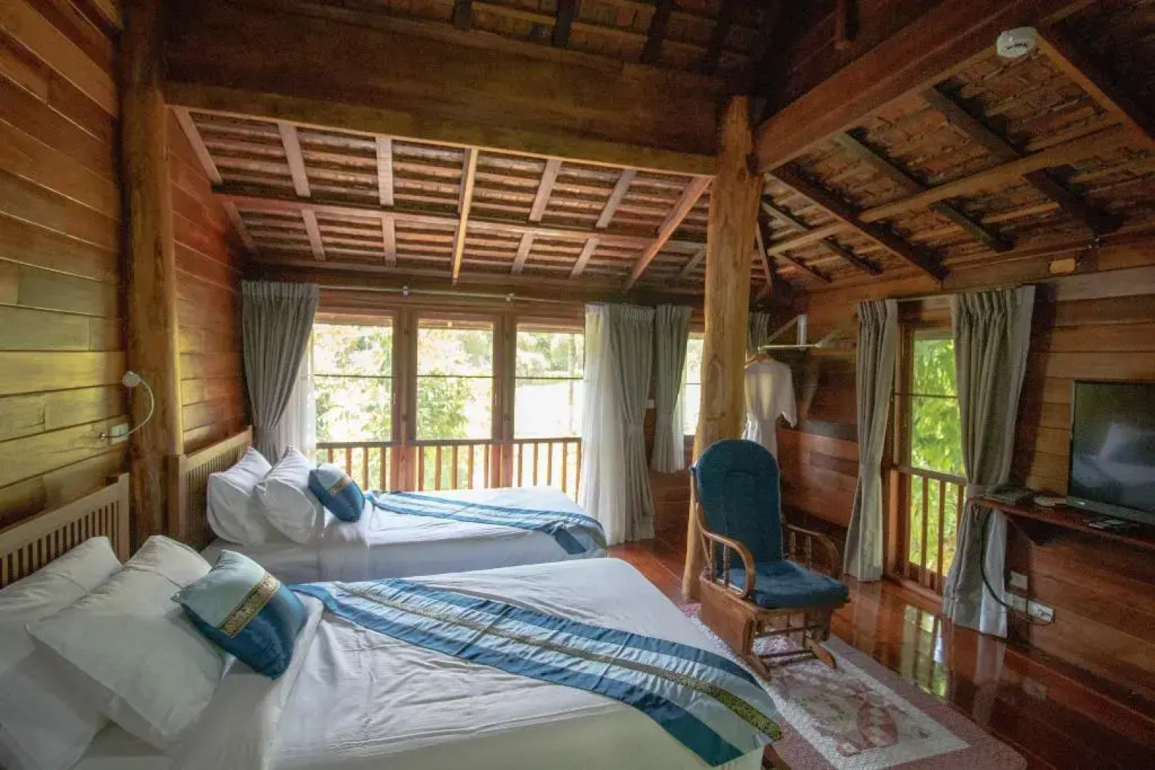 Royal Train Garden Resort By Zuzu