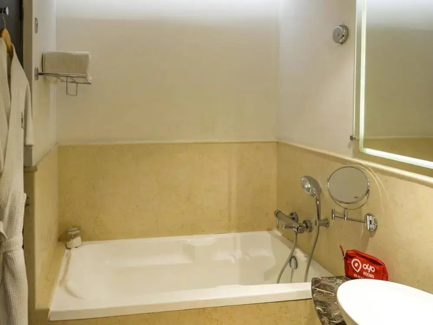 OYO Premium Calangute Suites