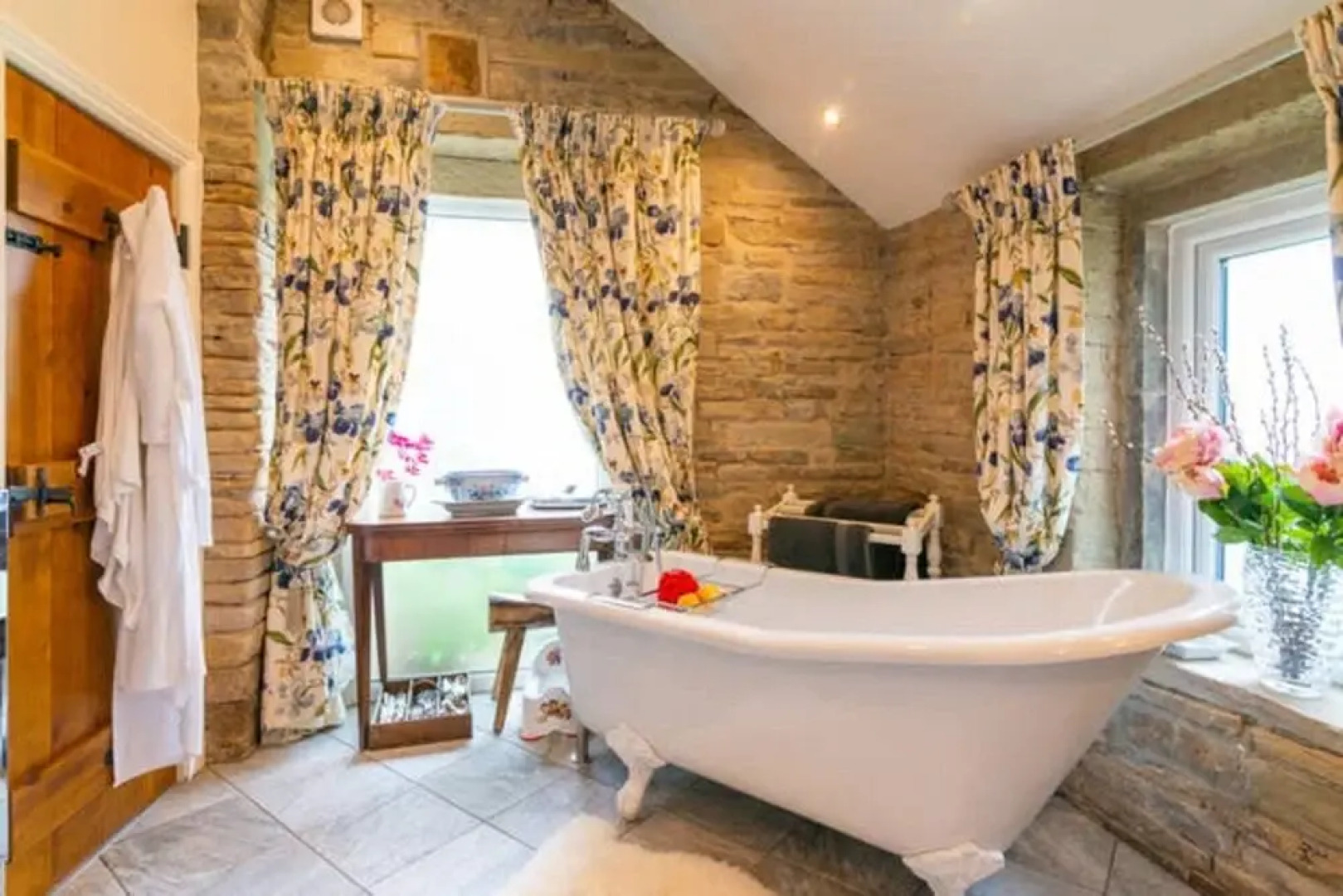 Charming 3-bed House in Halifax w/ Private Garden