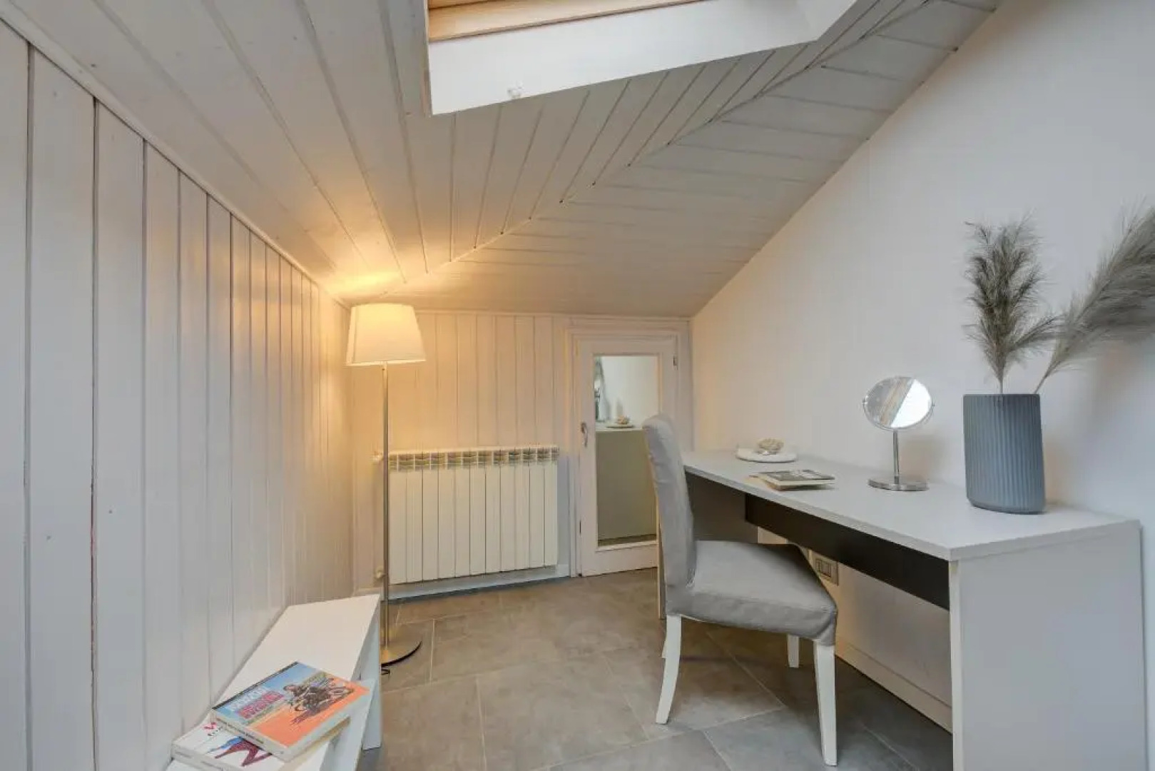 White Paradise Rooftop Stunning Lake View