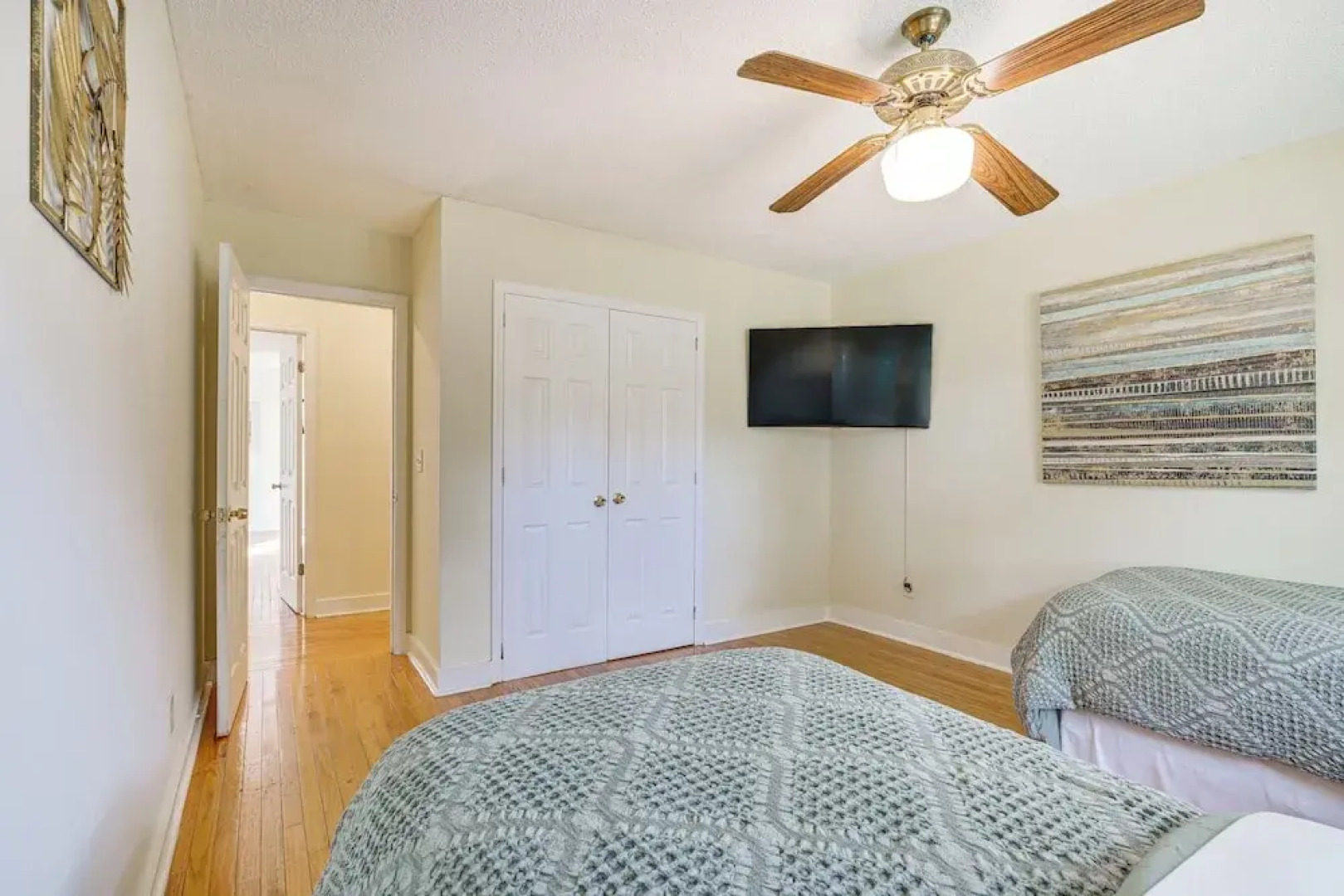 Secluded Mount Pleasant Home - 6 Mi to Beaches!