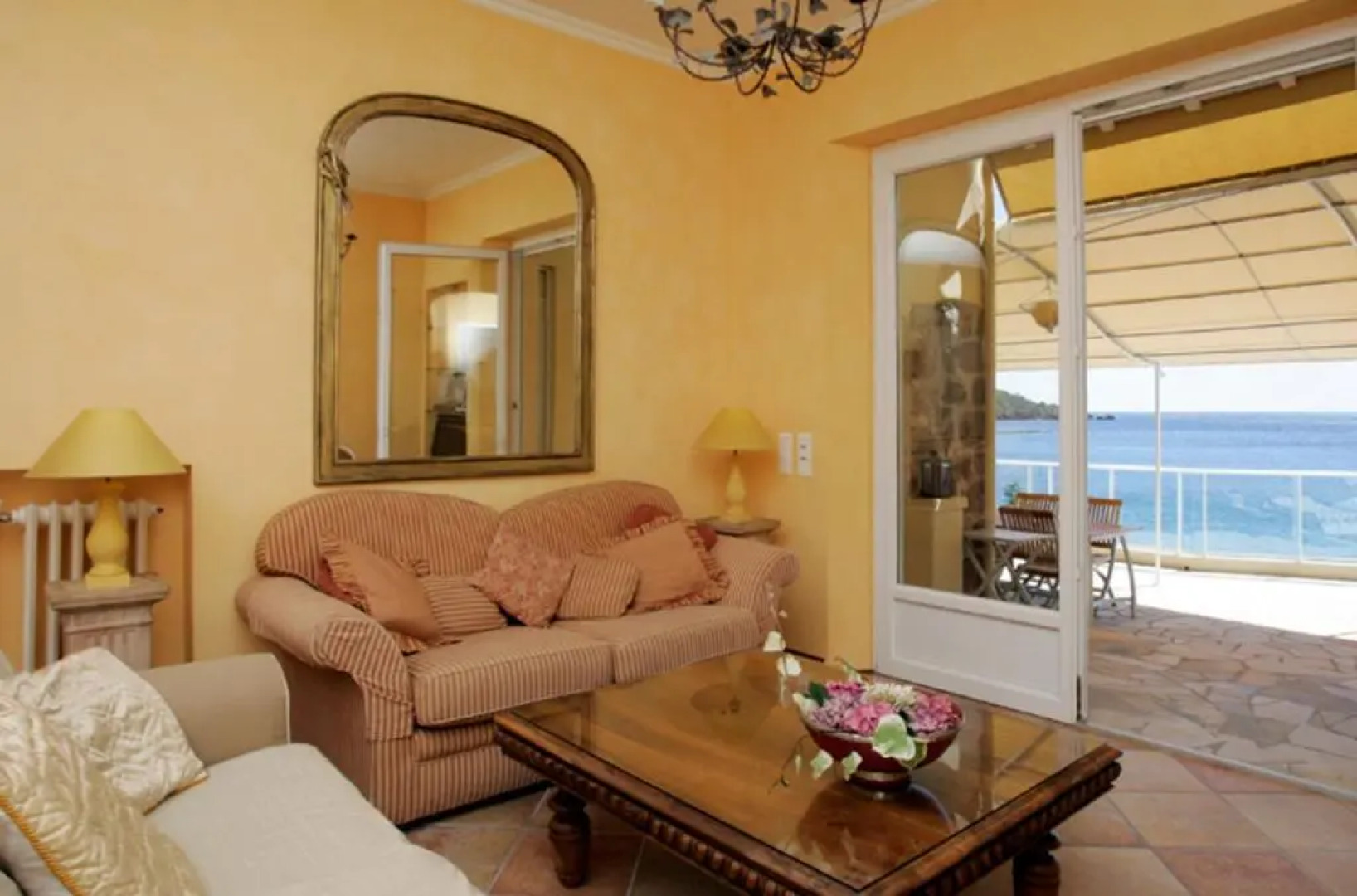 Villa With Private Beach - Villa Lou Cade