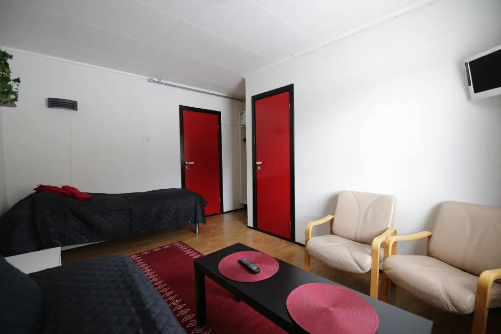 Lyngenfjord, Frøyas hus