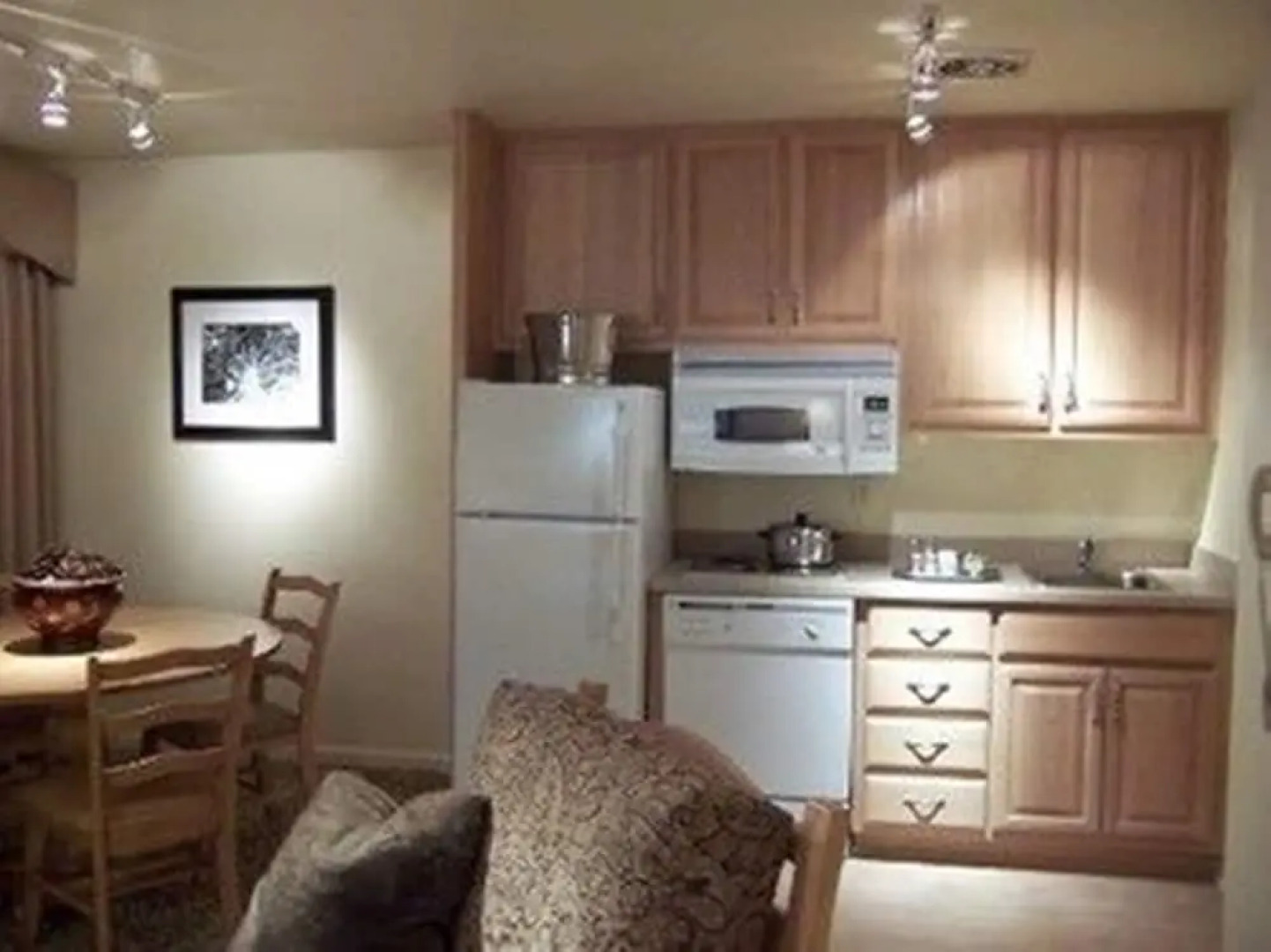 GetAways at the Lodge at Kingsbury Crossing