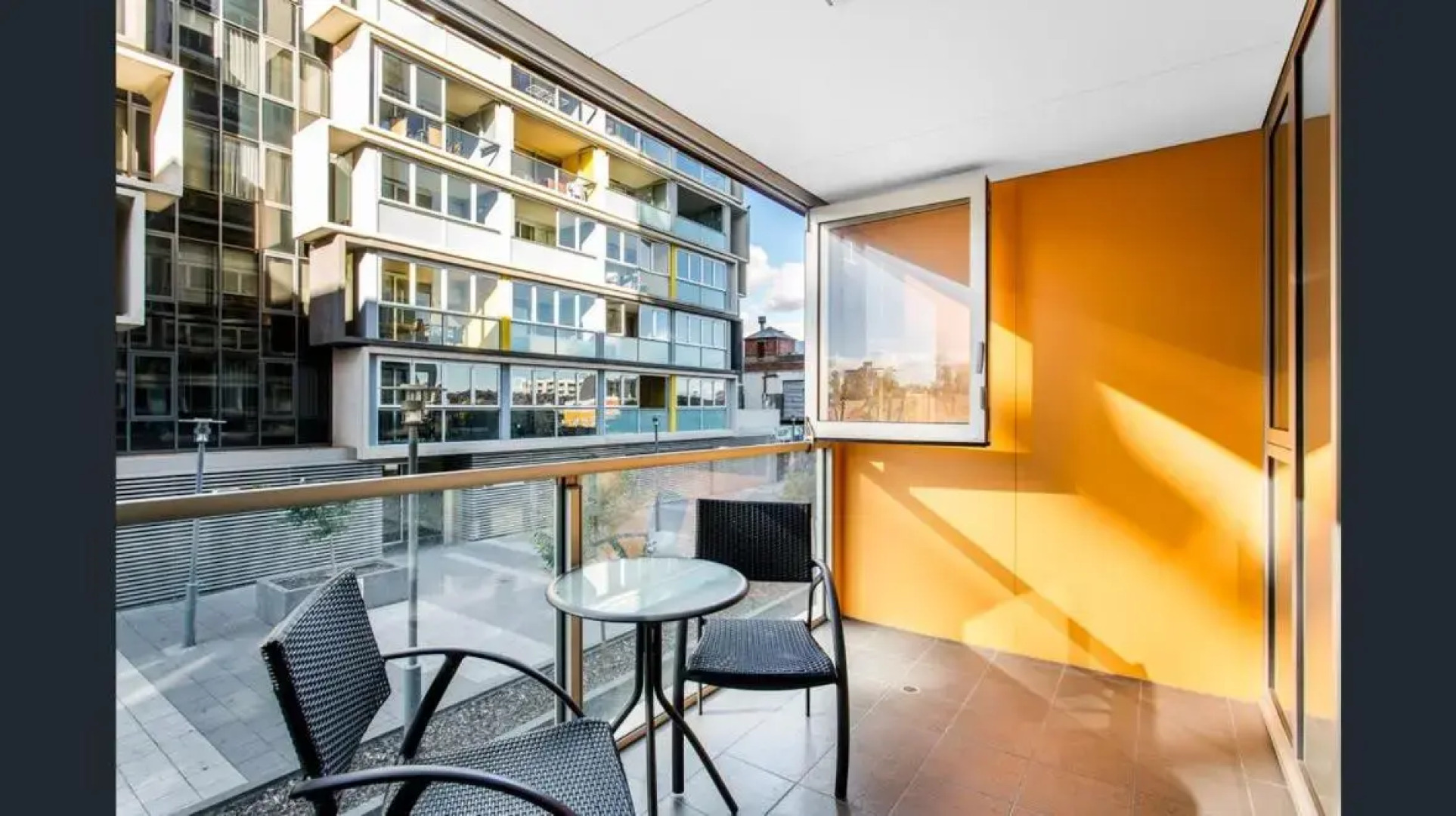 Hi 5 Stars Luxury Adelaide City Apartment