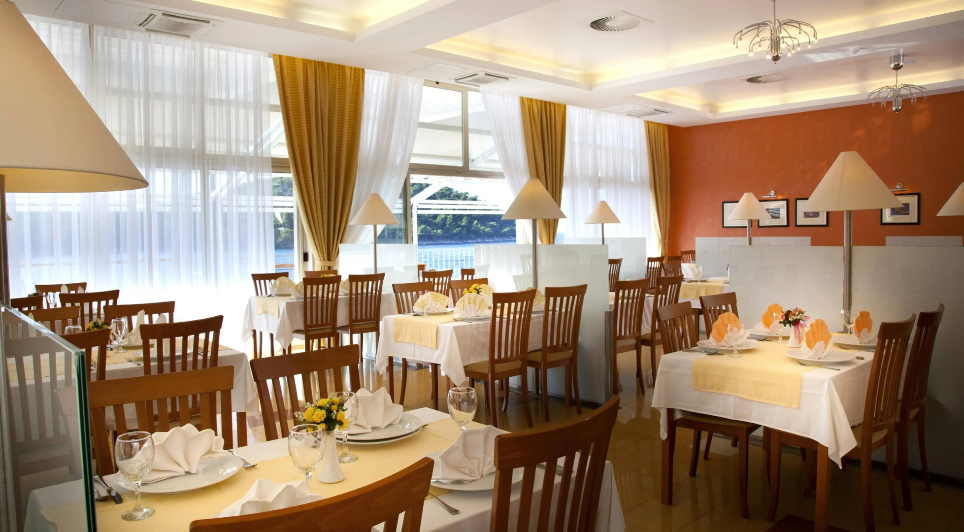 Hotel Feral – Все включено Light