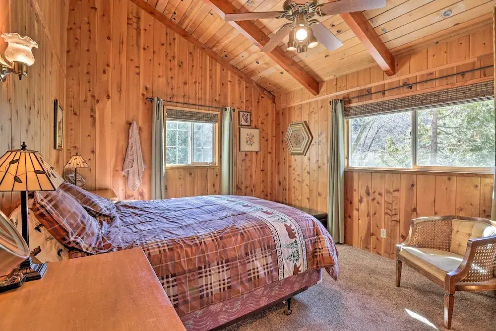 Delightful Family Cabin: Walk to Lake Gregory!