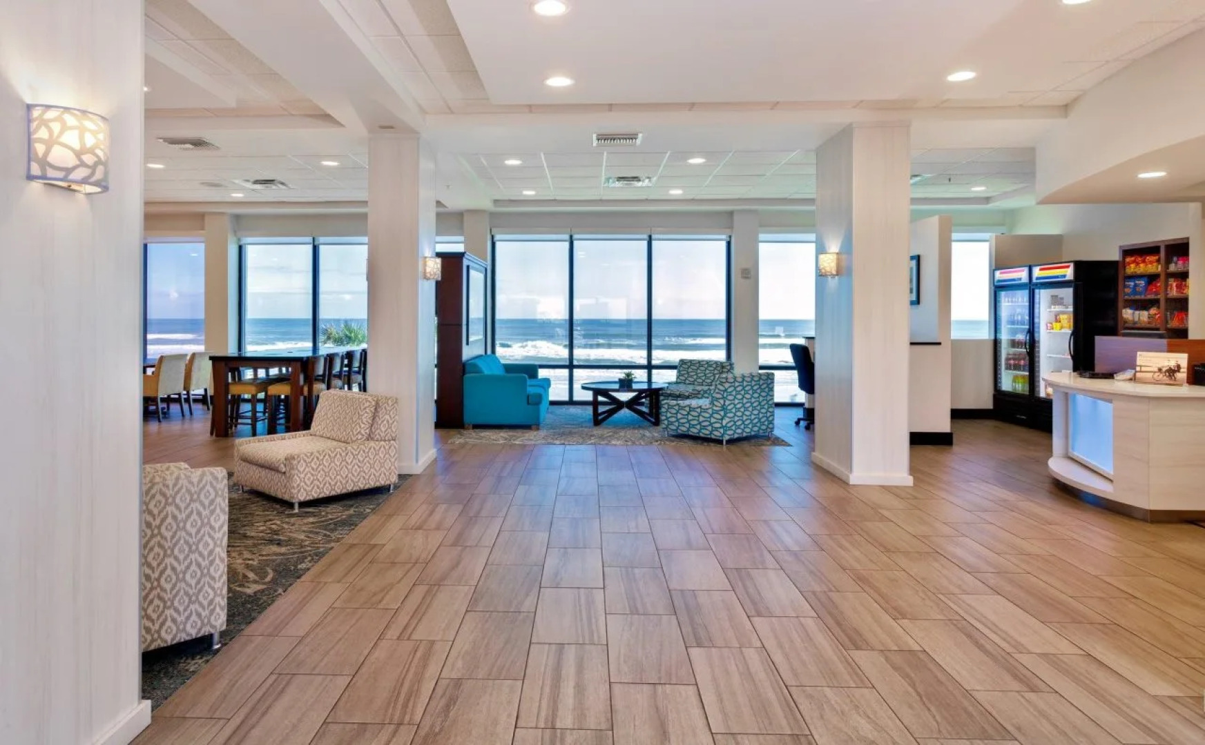 Holiday Inn Express & Suites Oceanfront by IHG