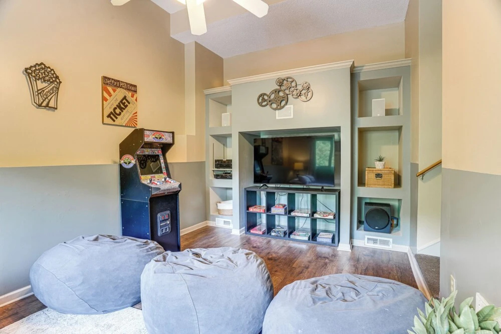 Spacious Massanutten Home w/ Hot Tub & Sauna!