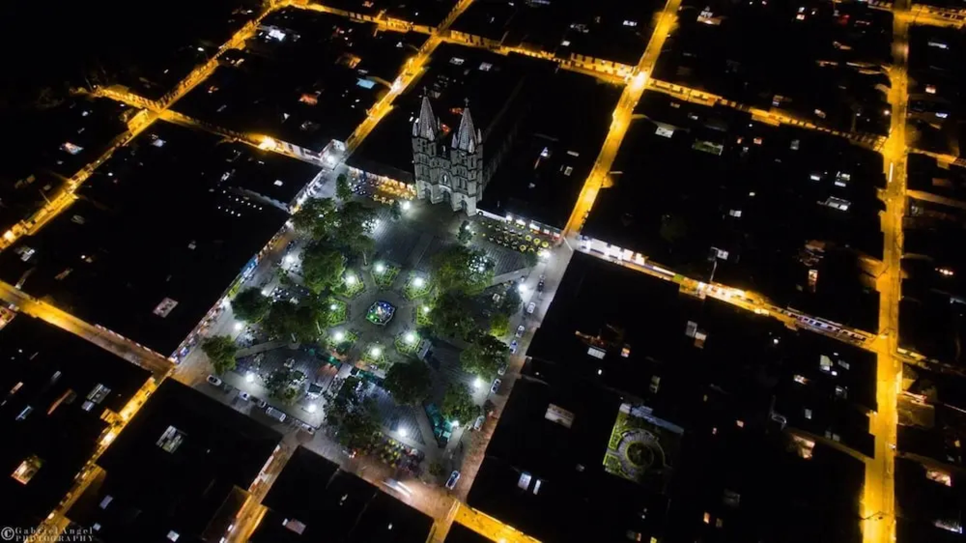 Fami Hotel Vive Jardin - Hostel