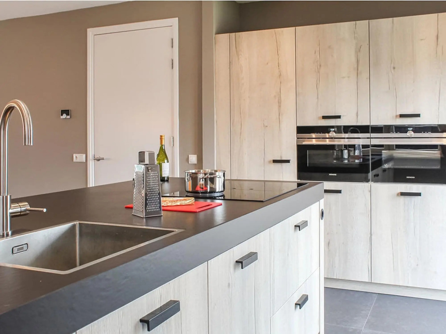 Atmospheric Villa With Nice Garden, in a Holiday Park at the Water in Friesland