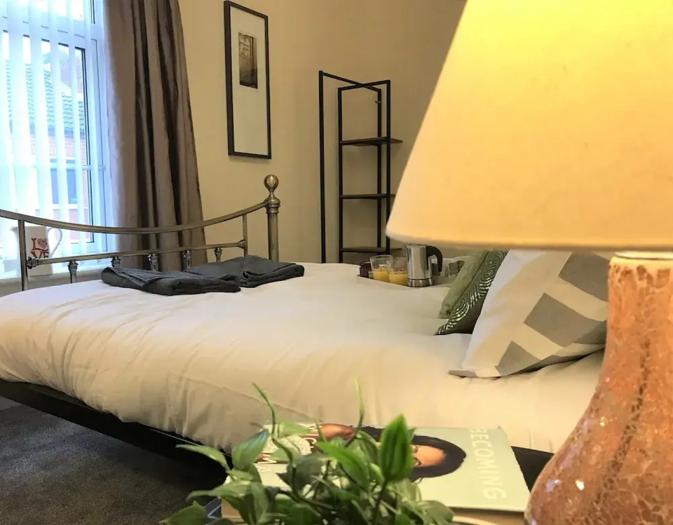 Welcoming Spacious 2-bedroom House in St Helens