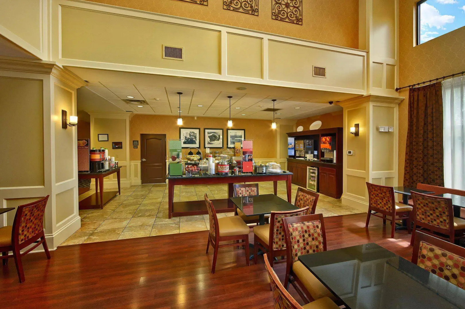 Hampton Inn & Suites Sevierville @ Stadium Drive