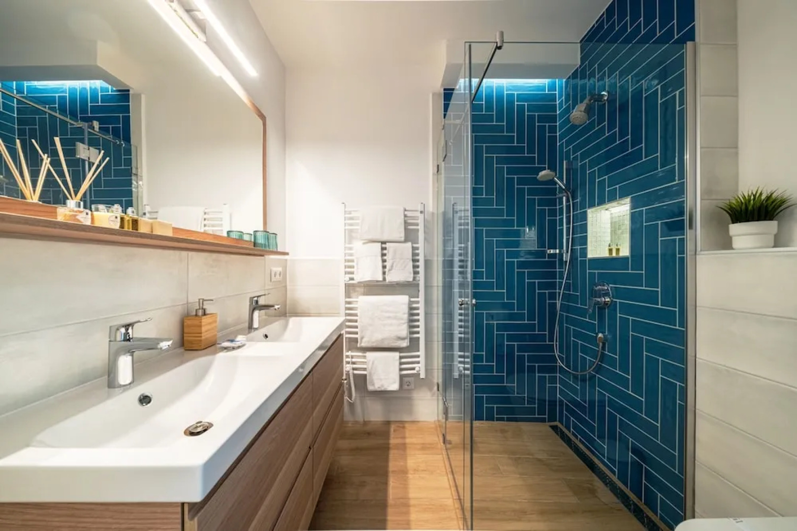 Lake Spirit Boutique Apartments