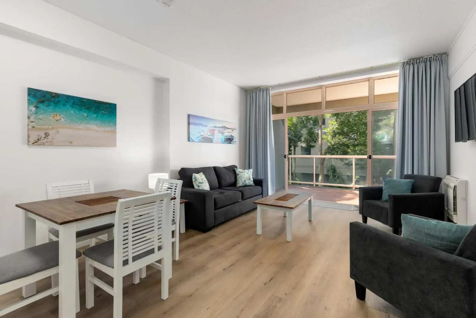 Pacific Bay Resort Suite