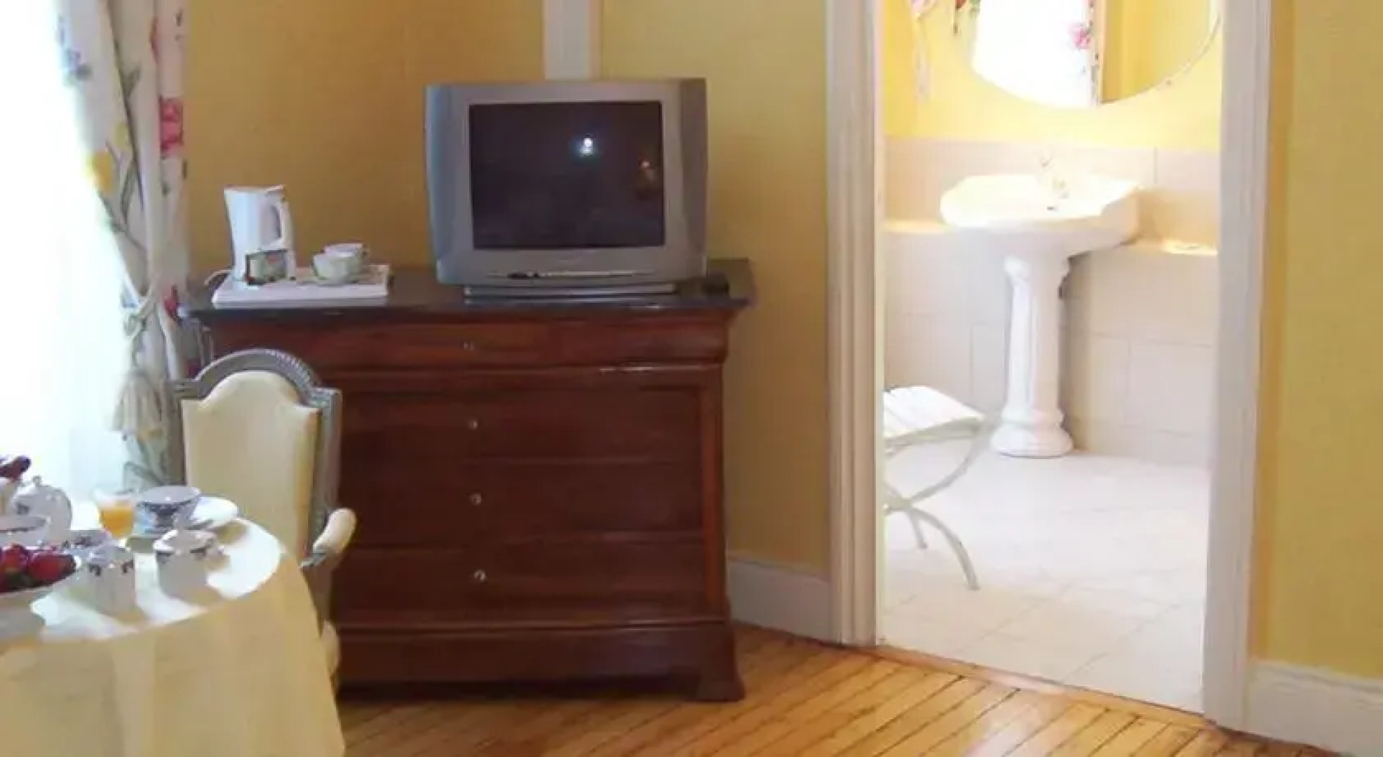 Les Terrasses de lEnclos - Enclos de lévêché