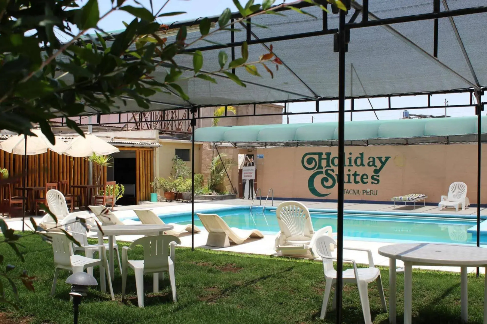 Hotel Holiday Suites