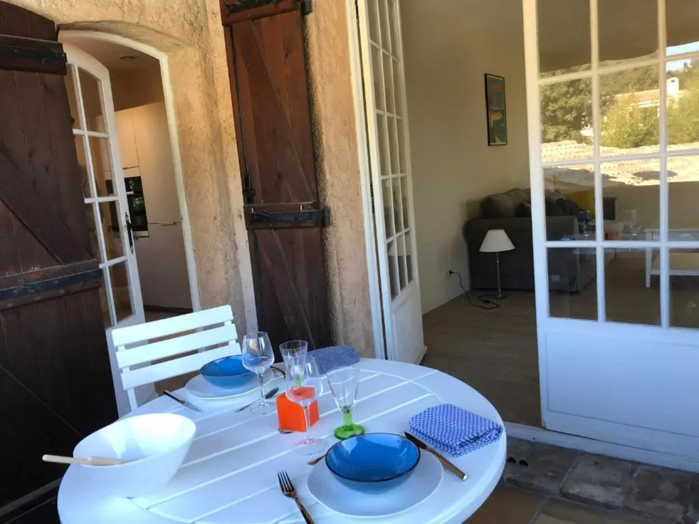 06D - Appartement spacieux avec terrasses, jardin et piscine