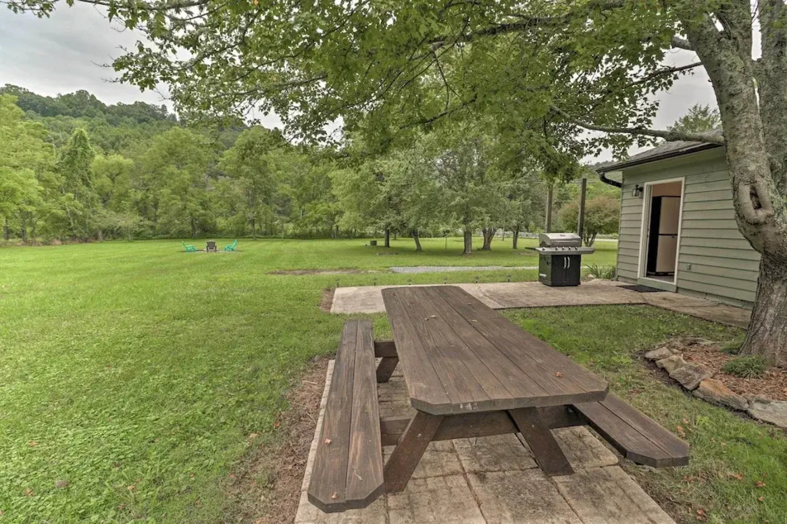 Hendersonville Home w/ Fire Pit: 5 Mi to Downtown!