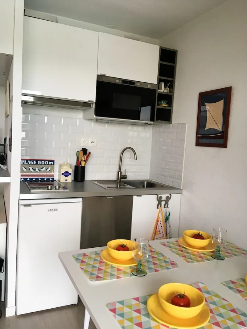 Apartment With one Bedroom in Guérande, With Wonderful sea View, Shared Pool, Enclosed Garden - 600 m From the Beach