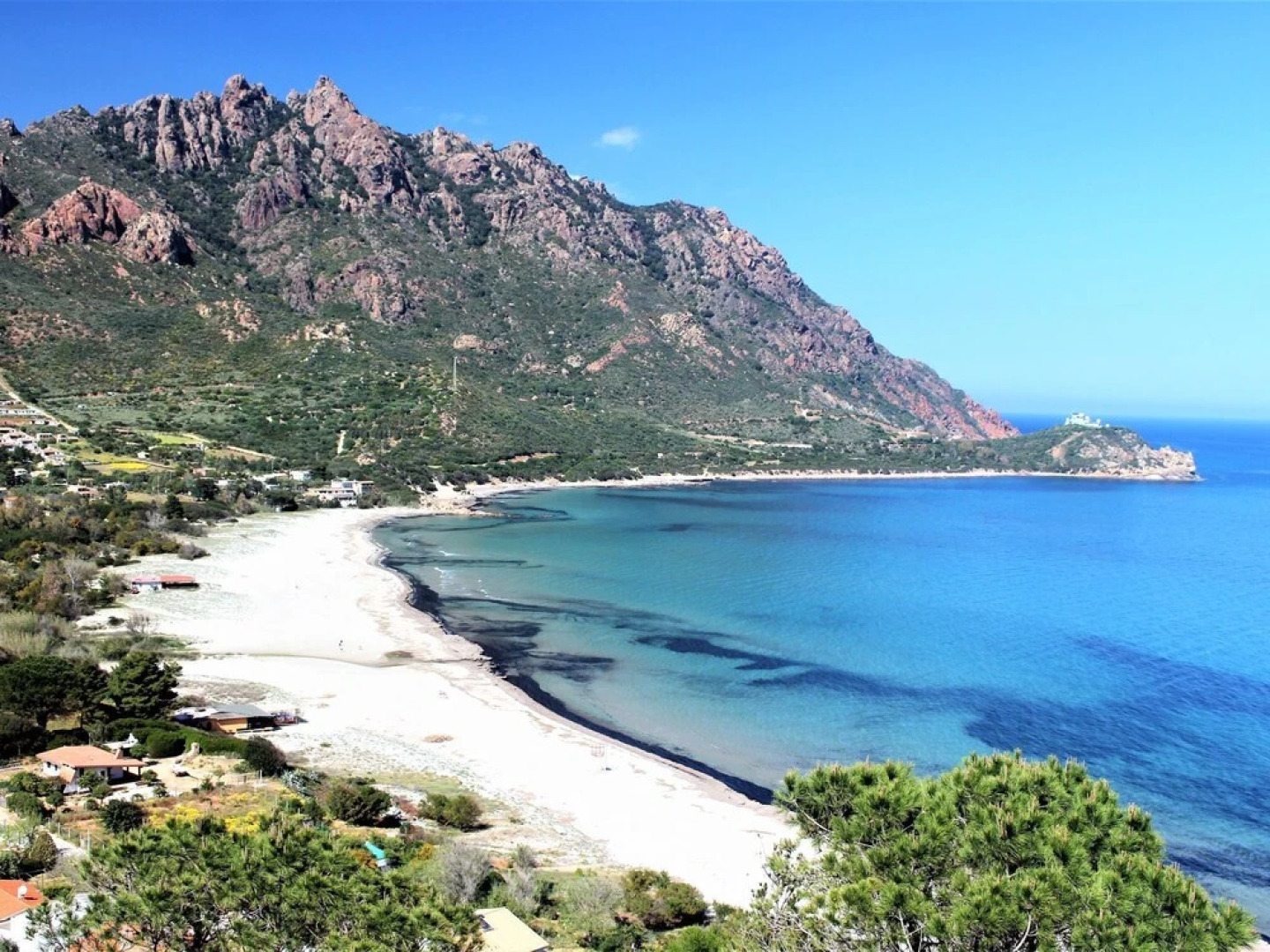 Panoramic Villa With Pool, Near the Beach