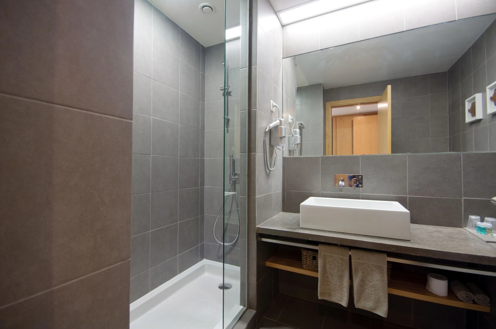 Hotel Oasis Salinas Sea