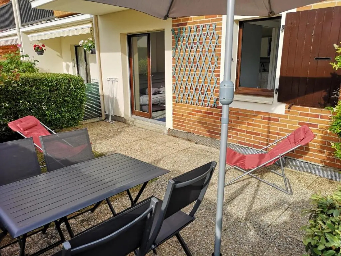 2 pièces Front de Mer ensoleillé et calme accès direct plage