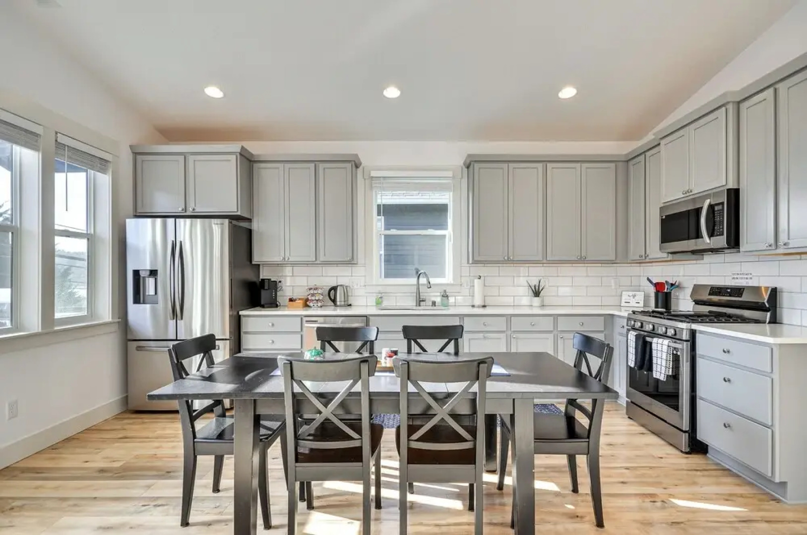 Stunning Stevenson Retreat w/ Mountain Views!