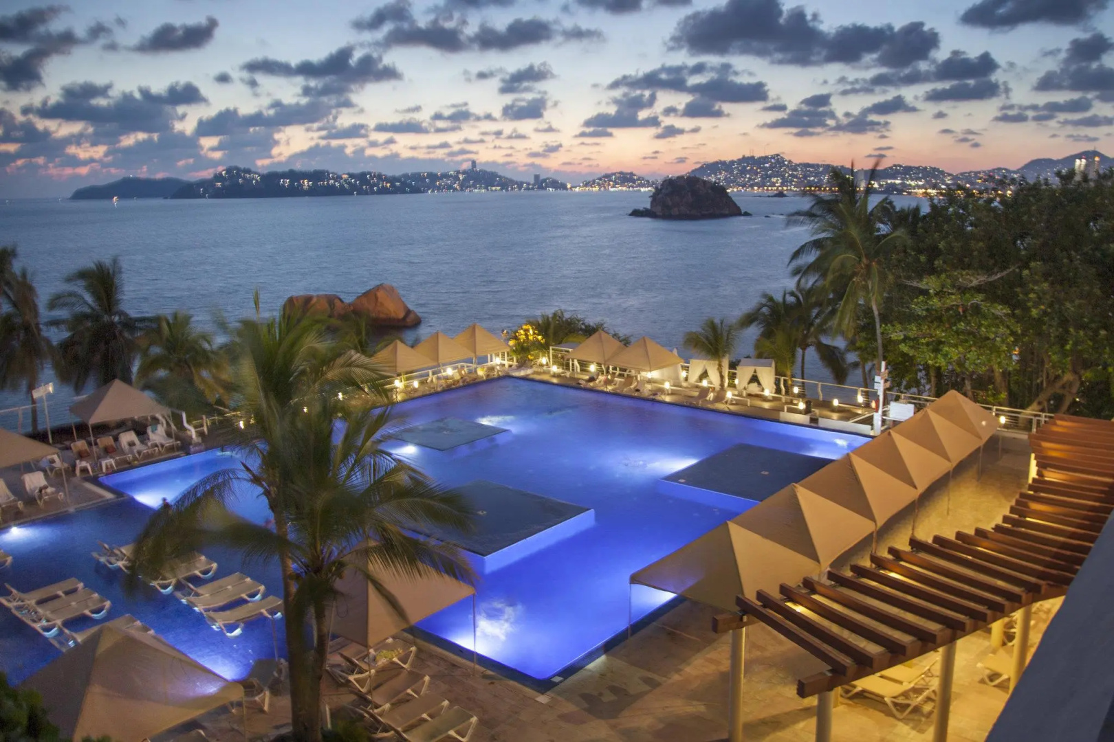 Fiesta Americana  Acapulco Villas