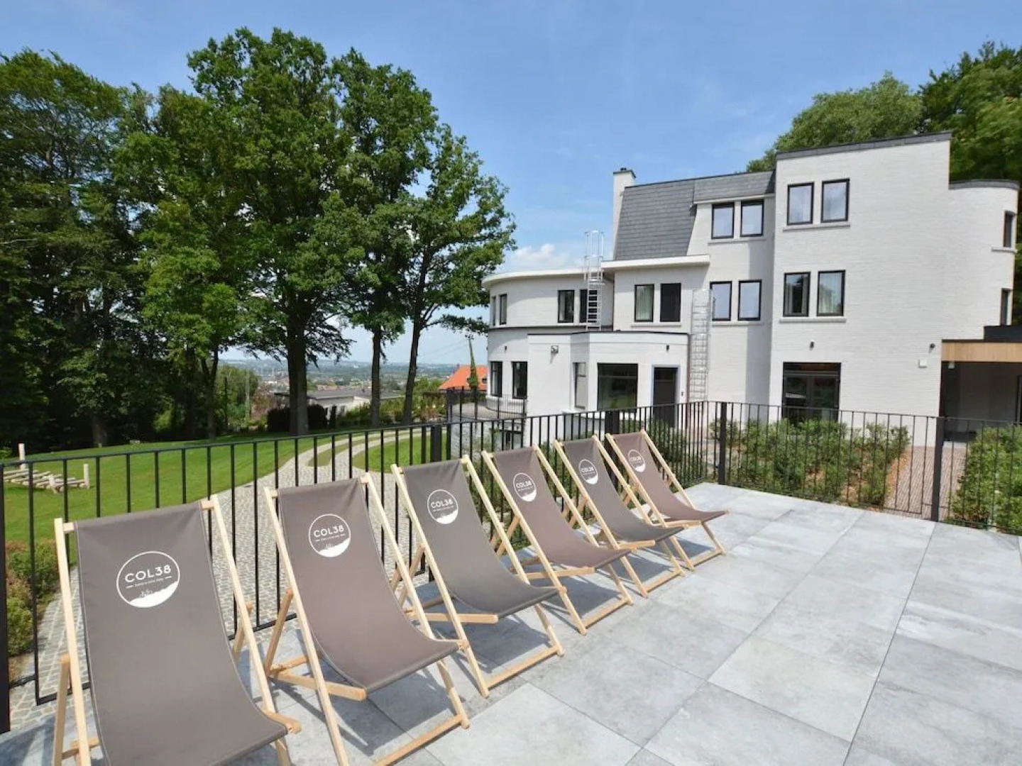 Upscale Mansion In Kluisbergen With Sauna And Terrace