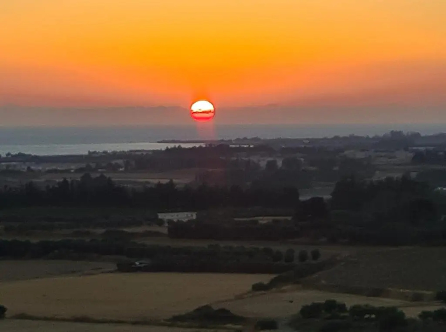 ARODAFNI HOUSE. Unique views and amazing sunsets.