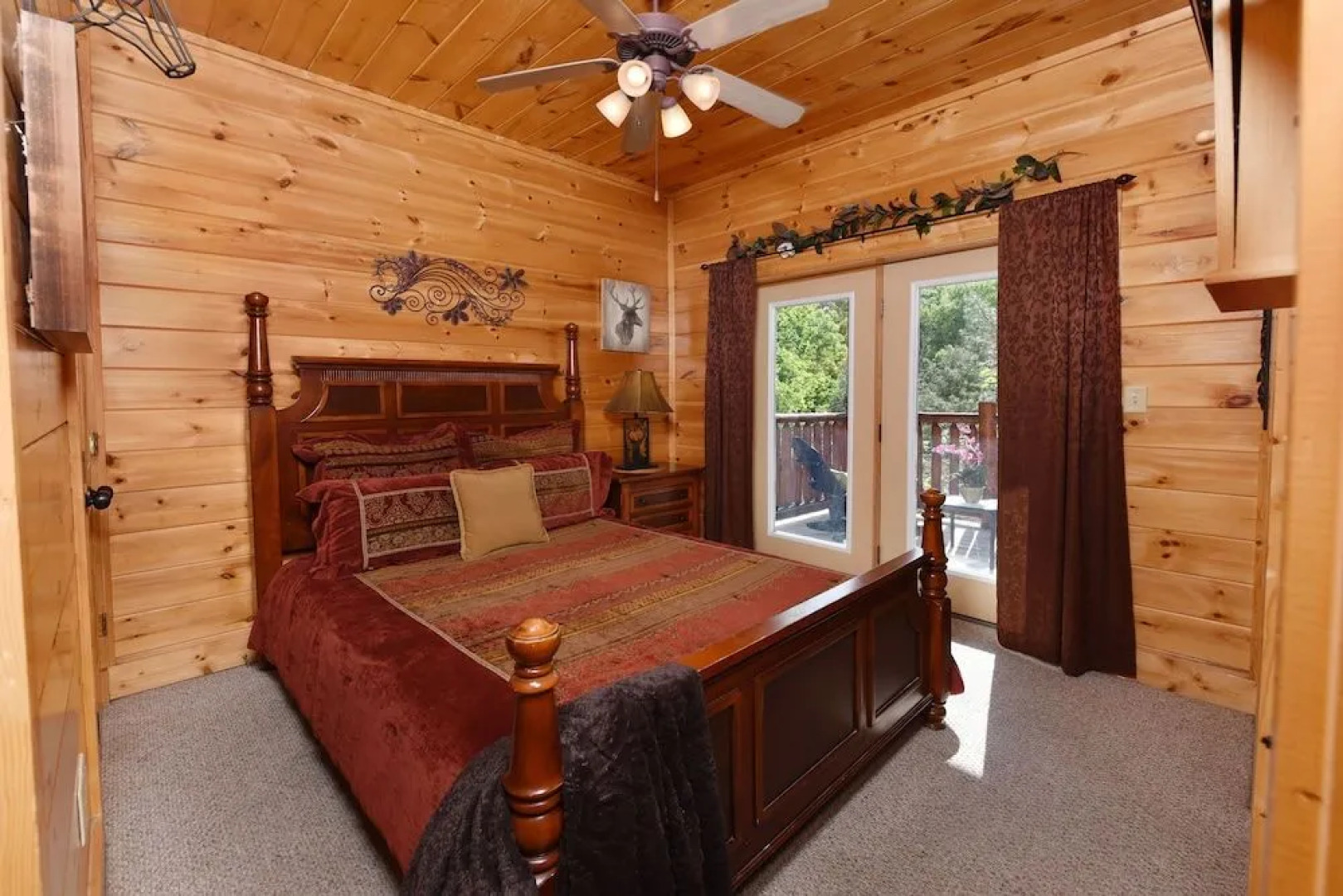 Knockin' On Heaven's Door - 5 Br cabin by RedAwning