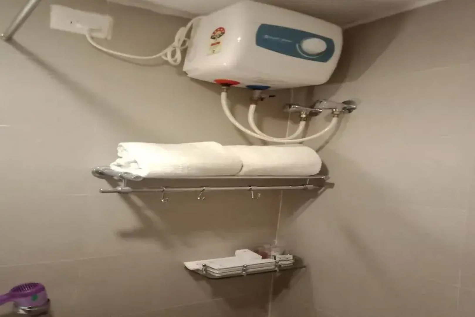 Capital O 19742 Hotel Dona Castle