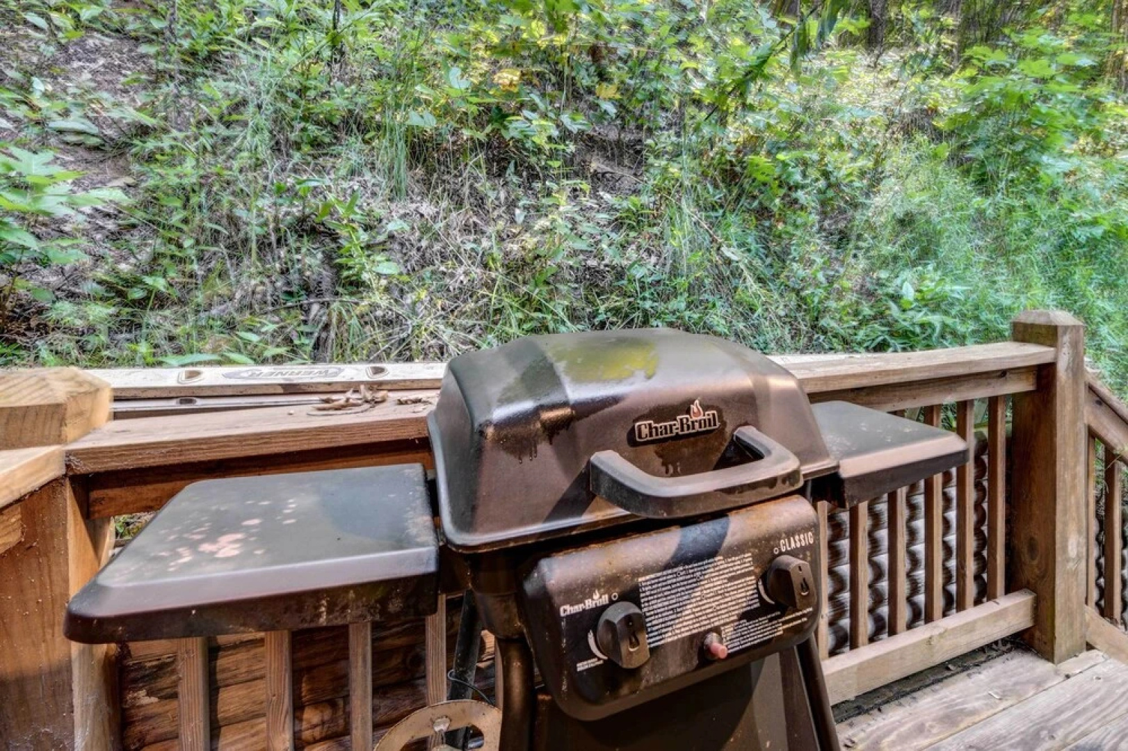 Waynesville Cabin w/ Covered Deck & Fire Pit!