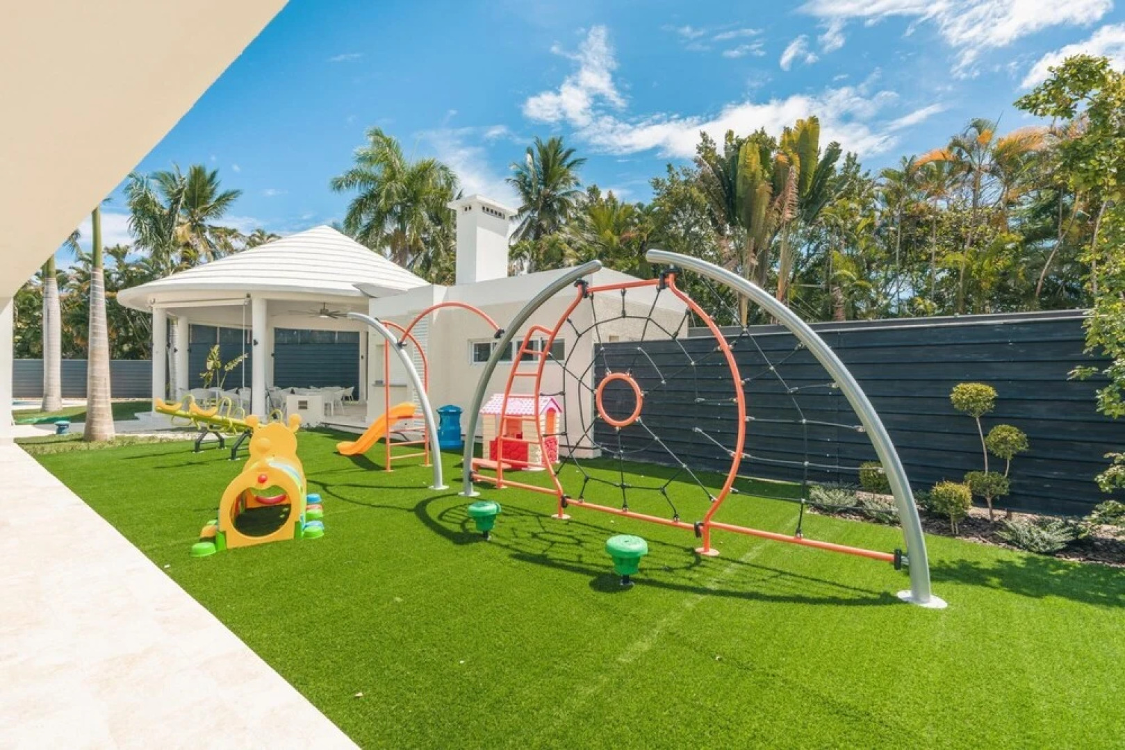 Just a few Steps to the Pool Come Enjoy This Amazing 1BR Villa at Green One