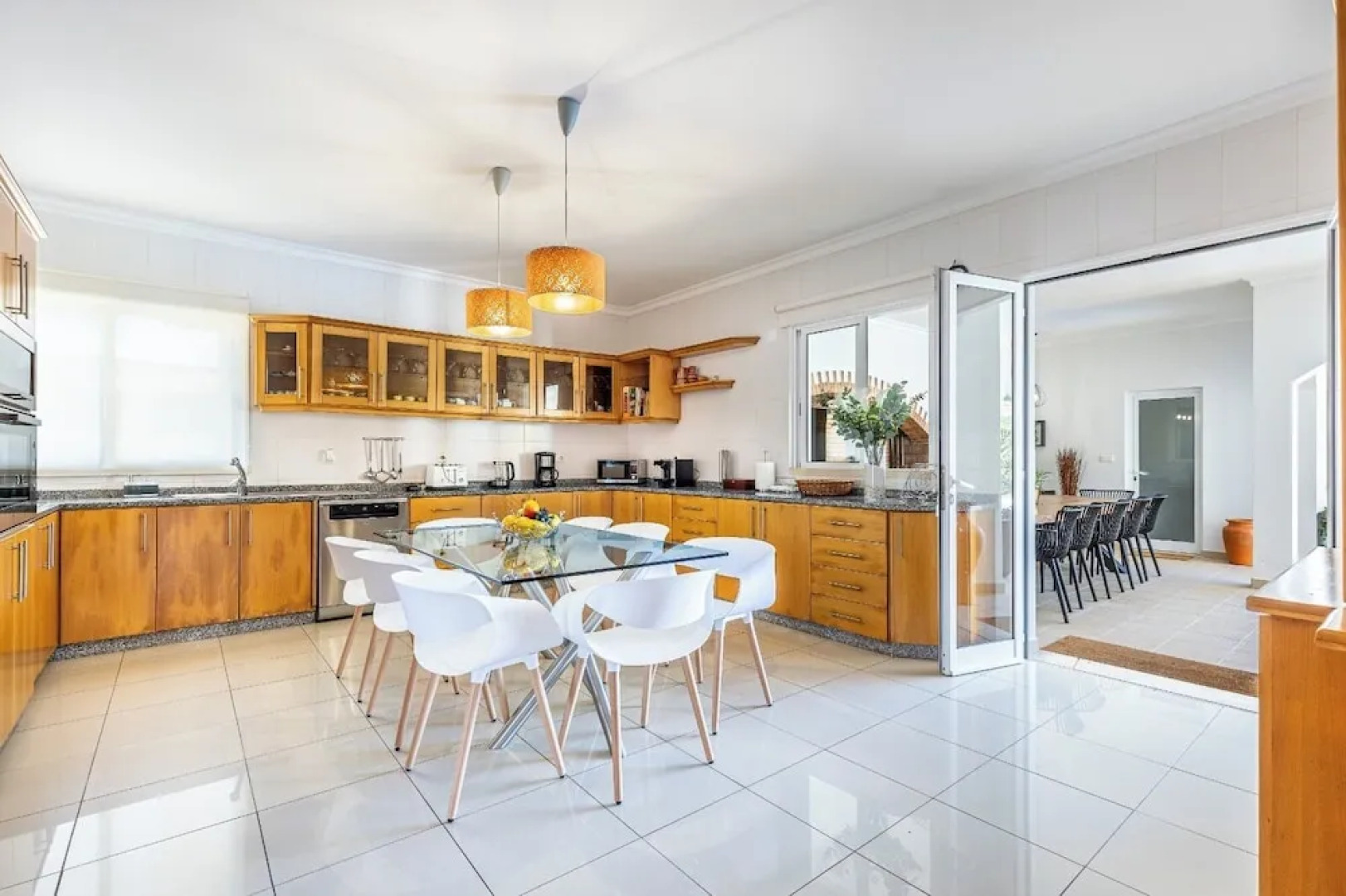 Luxury Villa With Private Heated Pool, Garden and Views of the sea and Mountains