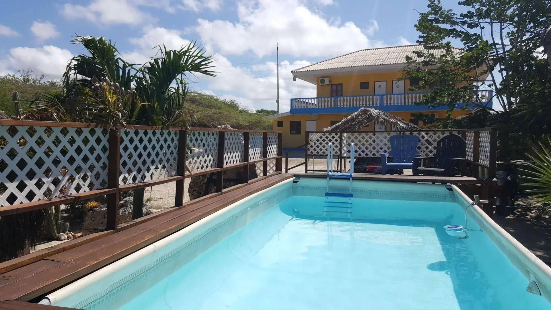 Sea Horizon Apartments (across from Mambo Beach)