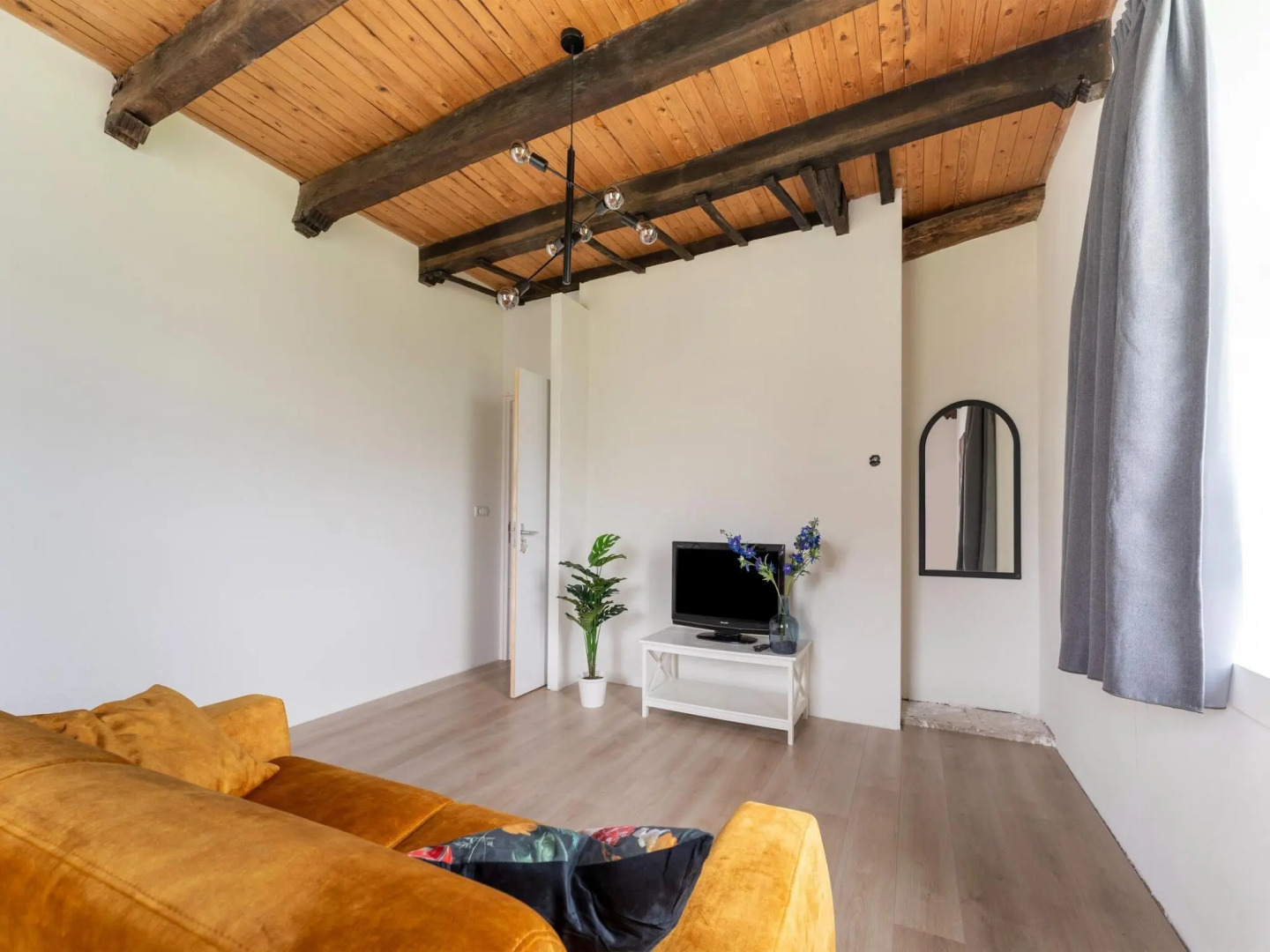 Spacious holiday home in Voorst with garden