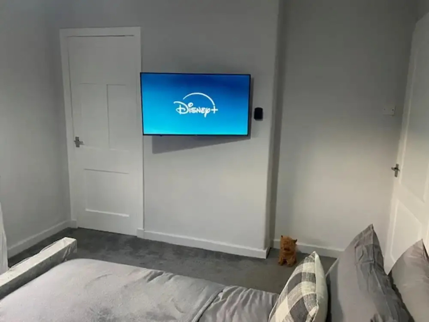 Renfrew Apartment Near Glasgow Airport