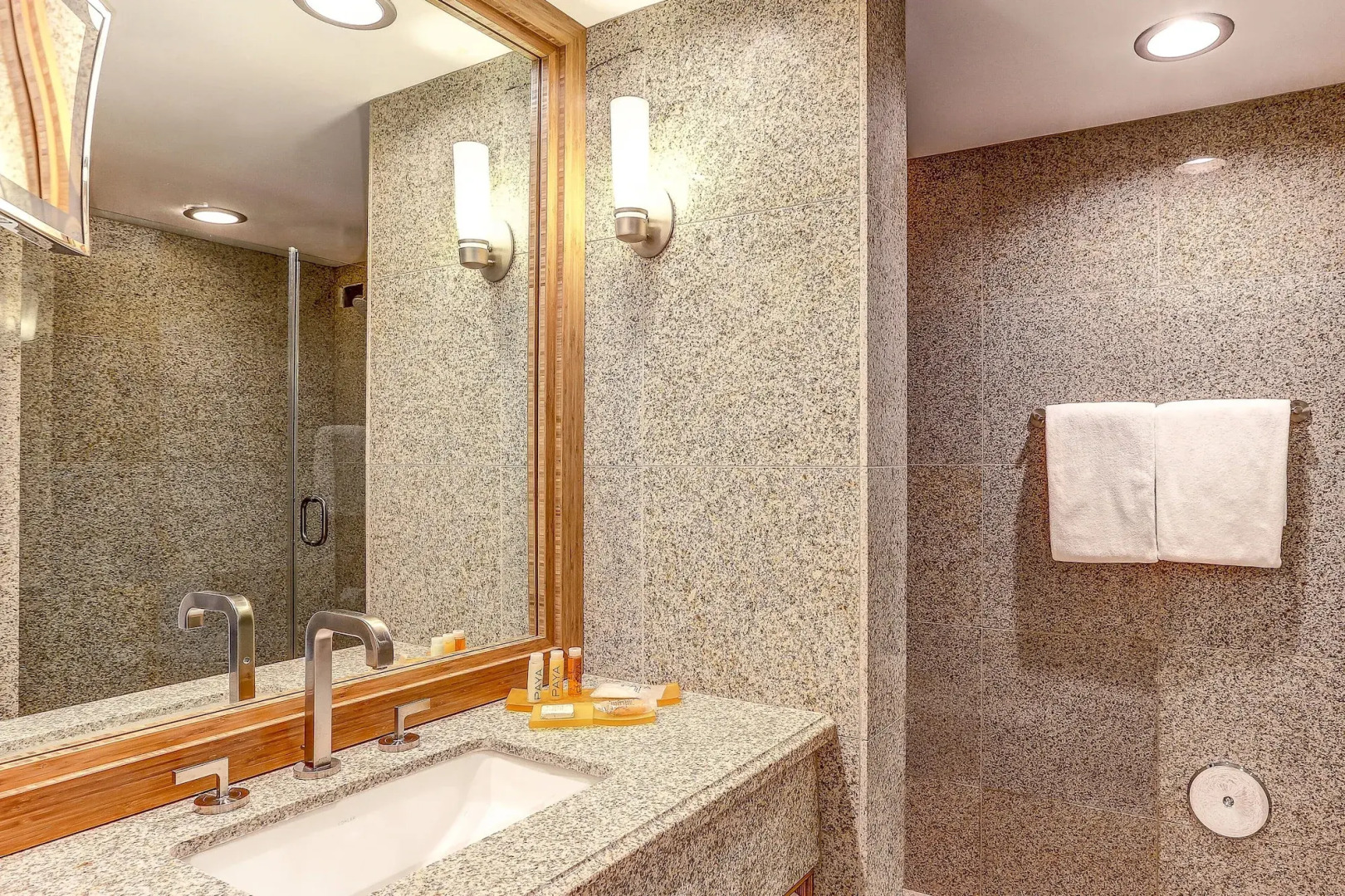 Avenue of the Arts Costa Mesa, a Tribute Portfolio Hotel