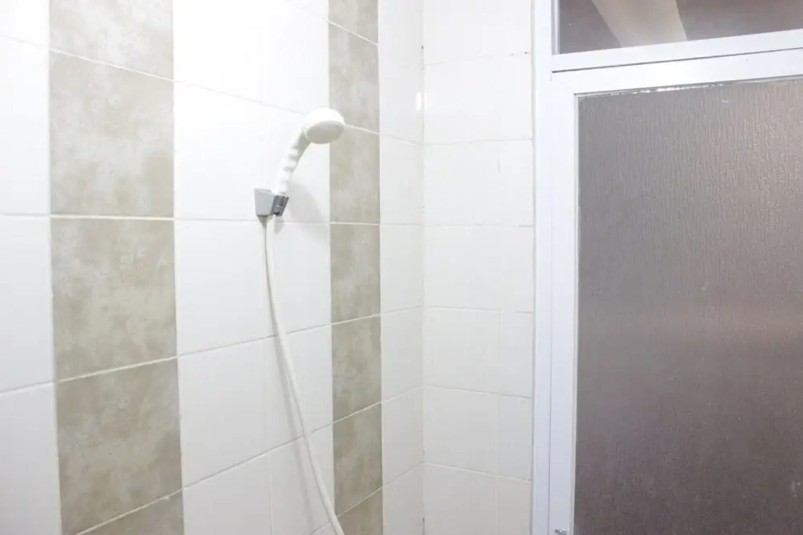 Strategic & Comfy 2Br Apartment At The Edge Near Unjani