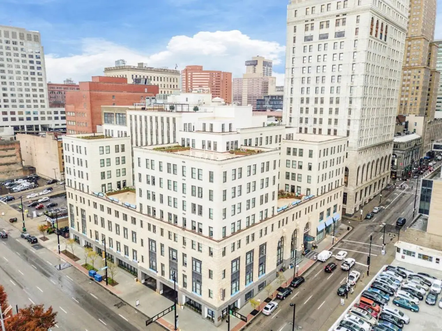 Global Luxury Suites in Downtown Cincinnati