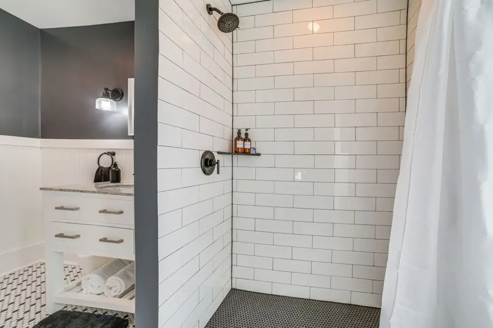 Steps to Dtwn! Suttons Bay Retreat Near Wine Trail