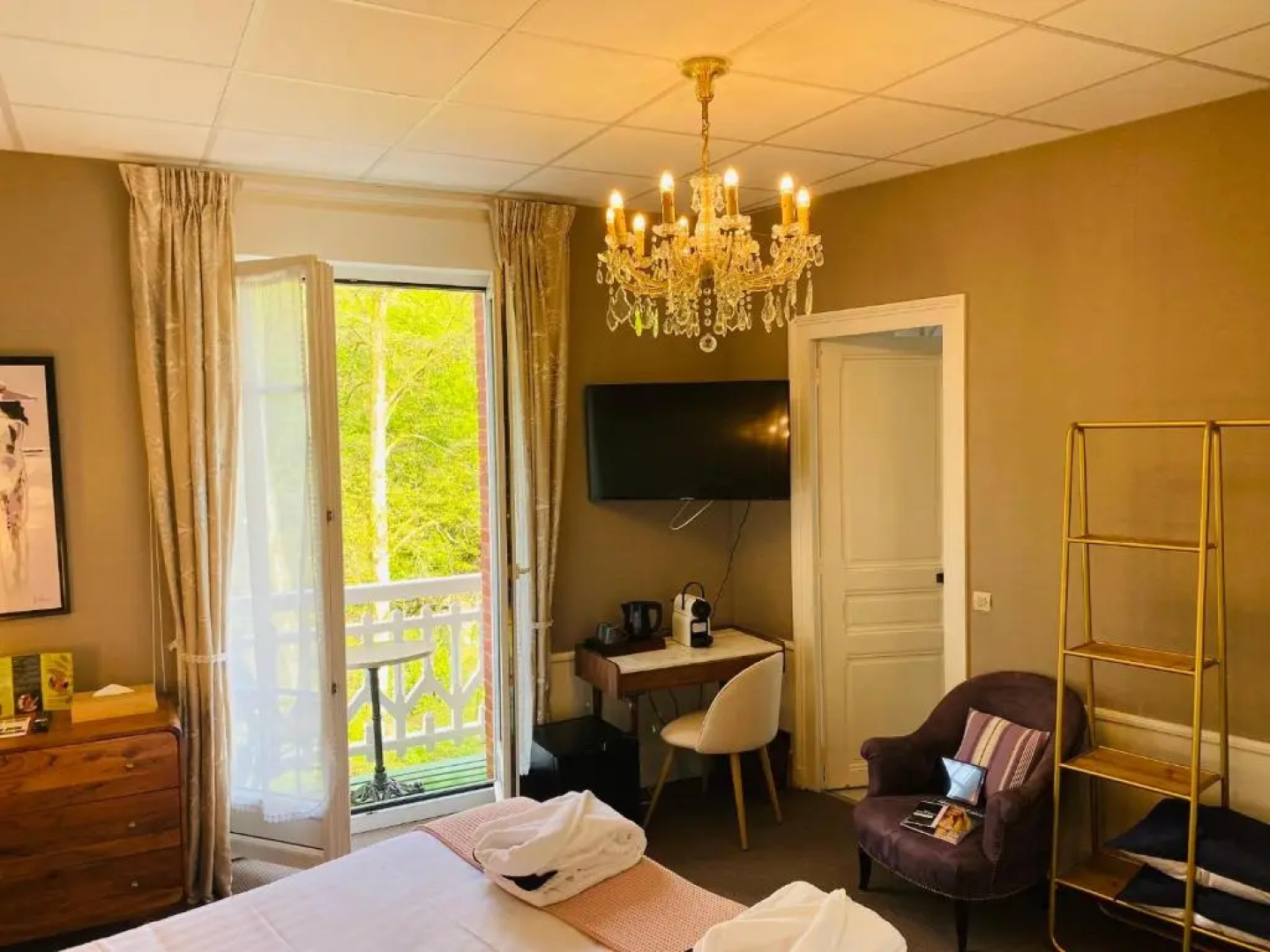 BRIT HOTEL & SPA Le Roc au Chien